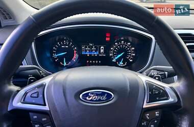 Седан Ford Fusion 2014 в 