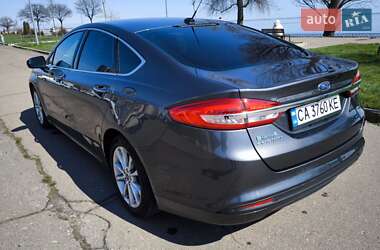Седан Ford Fusion 2016 в 