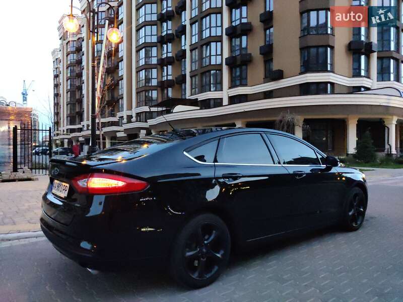 Седан Ford Fusion 2015 в Києві