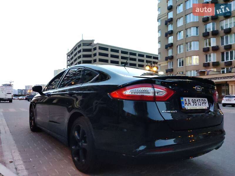 Седан Ford Fusion 2015 в Києві