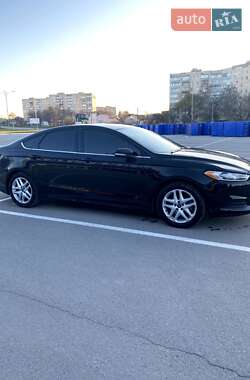Седан Ford Fusion 2015 в 