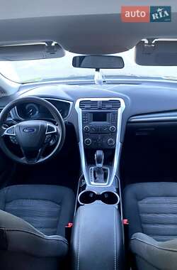 Седан Ford Fusion 2015 в 