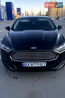 Седан Ford Fusion 2015 в 