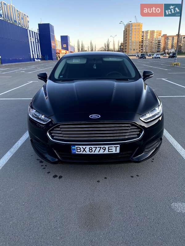 Седан Ford Fusion 2015 в 