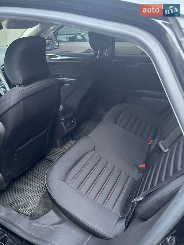 Седан Ford Fusion 2016 в Івано-Франківську