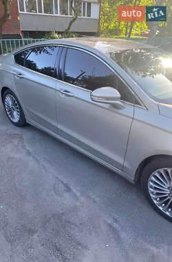 Седан Ford Fusion 2015 в 