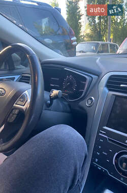 Седан Ford Fusion 2015 в 