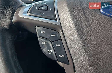 Седан Ford Fusion 2015 в 