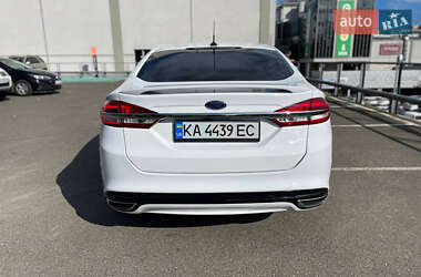 Седан Ford Fusion 2018 в 