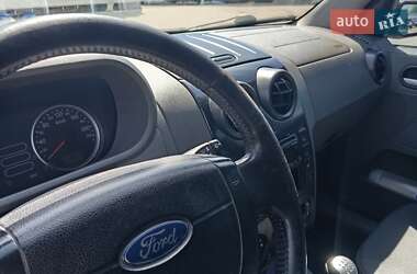 Хэтчбек Ford Fusion 2004 в 