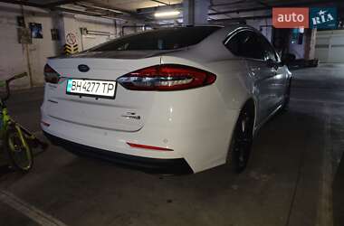 Седан Ford Fusion 2019 в 