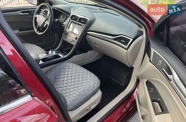 Седан Ford Fusion 2019 в 