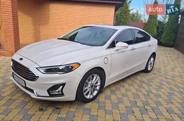 Седан Ford Fusion 2019 в 