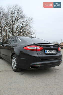 Седан Ford Fusion 2013 в 