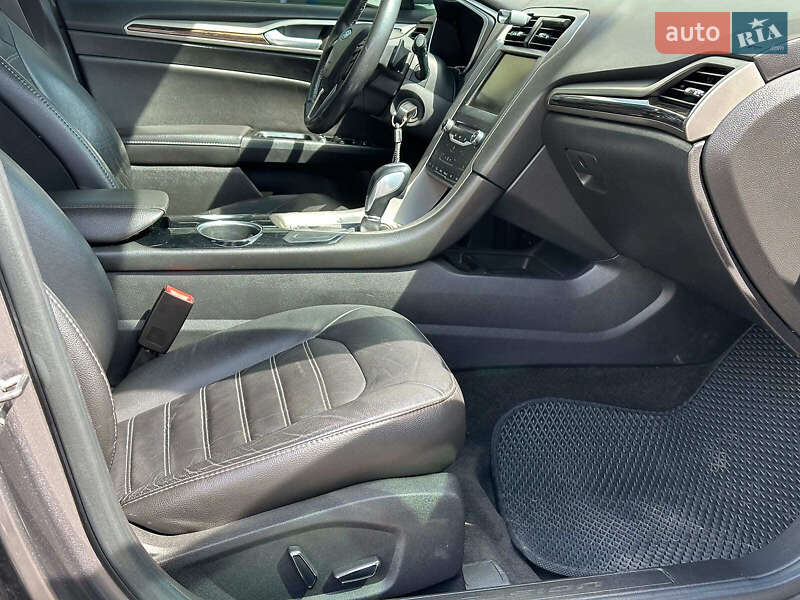 Седан Ford Fusion 2013 в Одесі