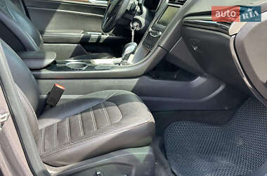 Седан Ford Fusion 2013 в 