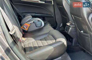 Седан Ford Fusion 2013 в 