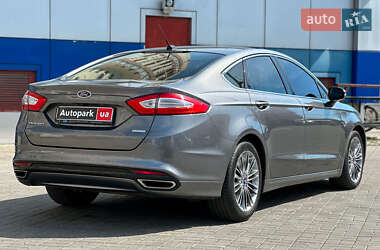 Седан Ford Fusion 2013 в 