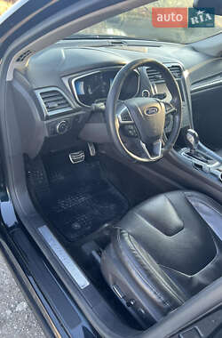 Седан Ford Fusion 2013 в 