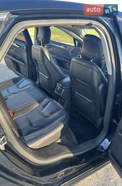 Седан Ford Fusion 2013 в 