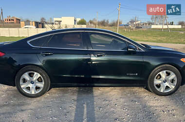 Седан Ford Fusion 2013 в 