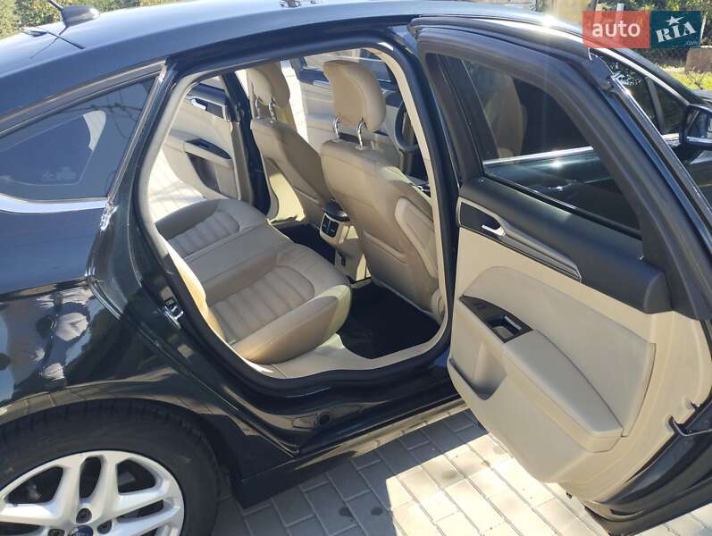 Седан Ford Fusion 2014 в Бершади