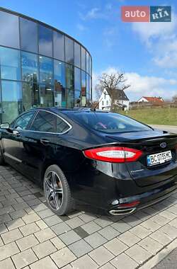 Седан Ford Fusion 2015 в 