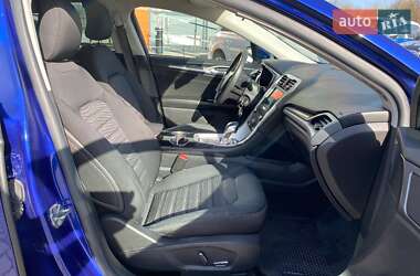 Седан Ford Fusion 2015 в 