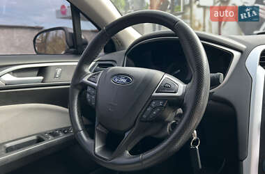 Седан Ford Fusion 2014 в 