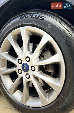 Седан Ford Fusion 2014 в 