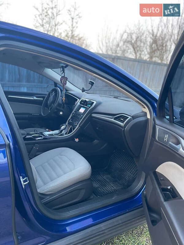 Седан Ford Fusion 2012 в Чугуеве