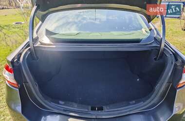 Седан Ford Fusion 2015 в 