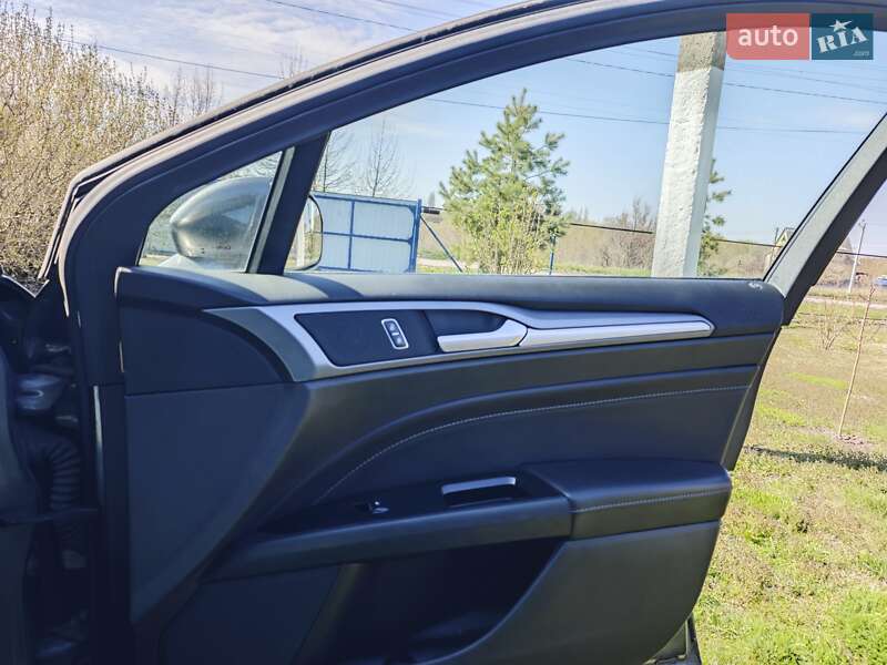 Седан Ford Fusion 2015 в Кагарлику