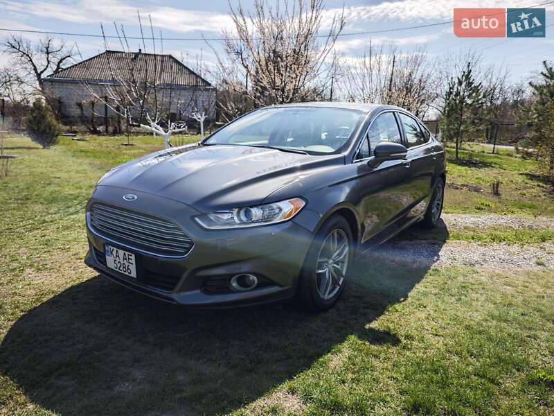 Седан Ford Fusion 2015 в Кагарлику
