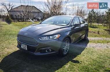 Седан Ford Fusion 2015 в 