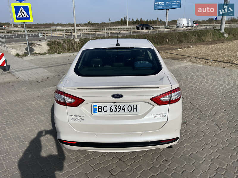 Седан Ford Fusion 2013 в Львове