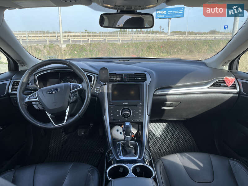 Седан Ford Fusion 2013 в Львове