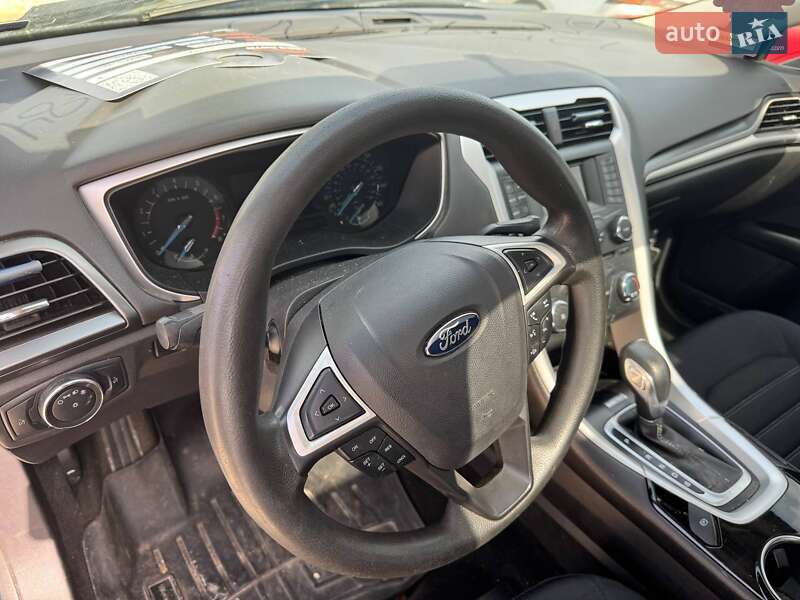 Седан Ford Fusion 2014 в Львове