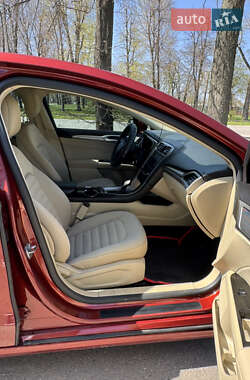 Седан Ford Fusion 2014 в 