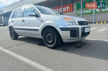Хэтчбек Ford Fusion 2008 в 