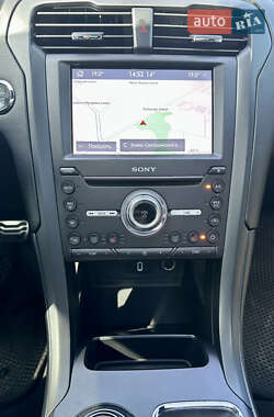 Седан Ford Fusion 2016 в 
