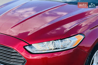 Седан Ford Fusion 2014 в 