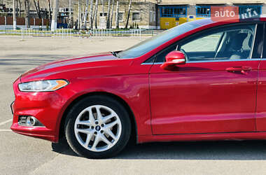 Седан Ford Fusion 2014 в 