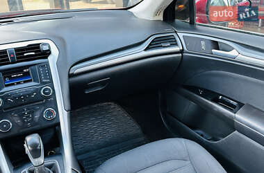 Седан Ford Fusion 2014 в 