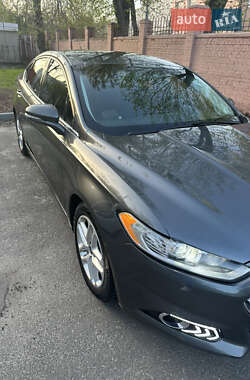 Седан Ford Fusion 2016 в 