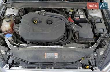 Седан Ford Fusion 2015 в 