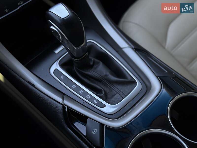 Седан Ford Fusion 2013 в Днепре