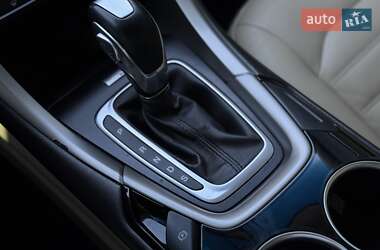 Седан Ford Fusion 2013 в 