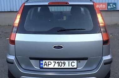 Хэтчбек Ford Fusion 2004 в 