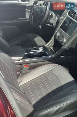 Седан Ford Fusion 2018 в 